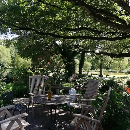 D'hotes Swingolf De Bed & Breakfast Rouge